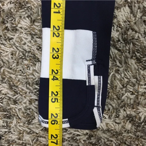 EUC LULULEMON Run Switchback Long Sleeve Navy White Stripe Shirt Size 4 - Picture 10 of 11
